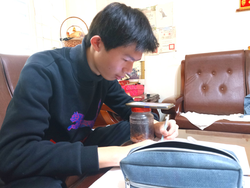 蔡致凡